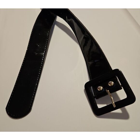 Shiny Faux Patent Black Women's Belt waist 32"-36" Like New - Picture 2 of 4